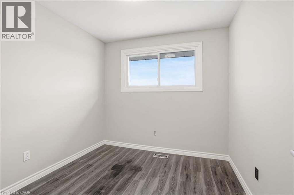 93 Wellington Street, Welland, ON - Indoor Photo Showing Other Room