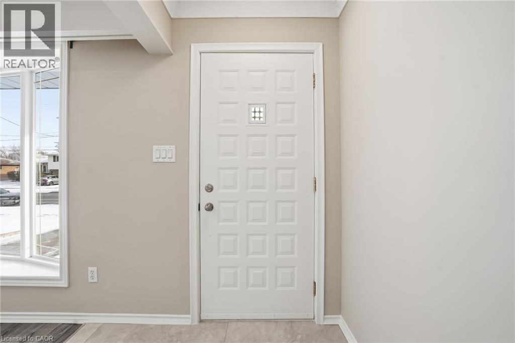 93 Wellington Street, Welland, ON - Indoor Photo Showing Other Room