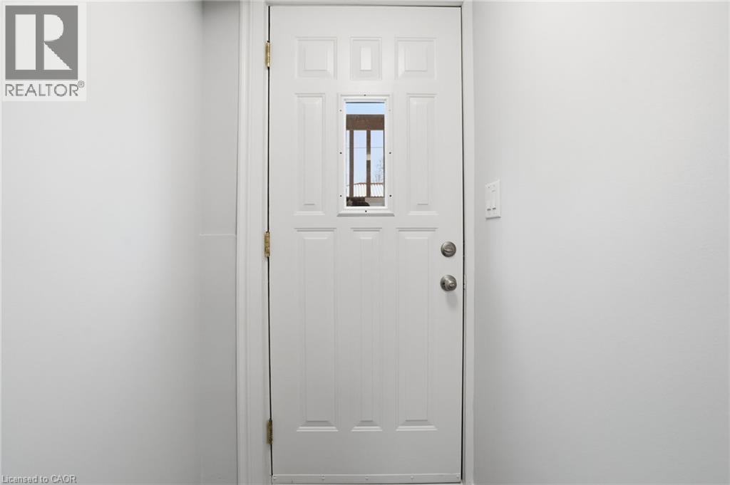 93 Wellington Street, Welland, ON - Indoor Photo Showing Other Room
