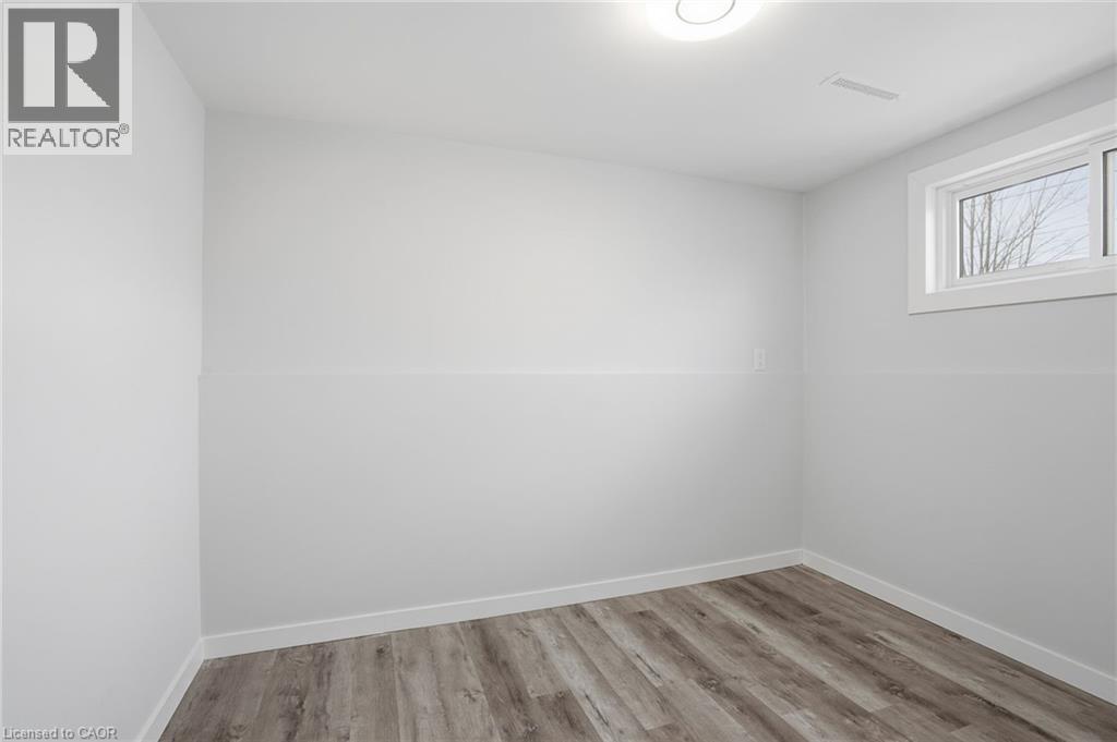 93 Wellington Street, Welland, ON - Indoor Photo Showing Other Room