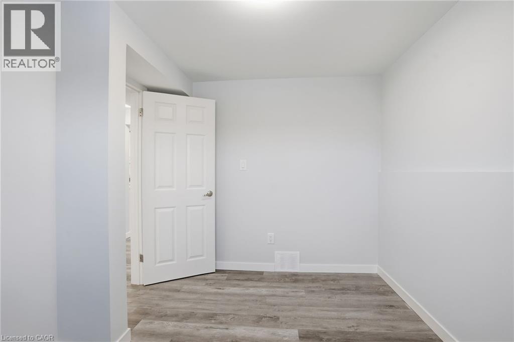 93 Wellington Street, Welland, ON - Indoor Photo Showing Other Room
