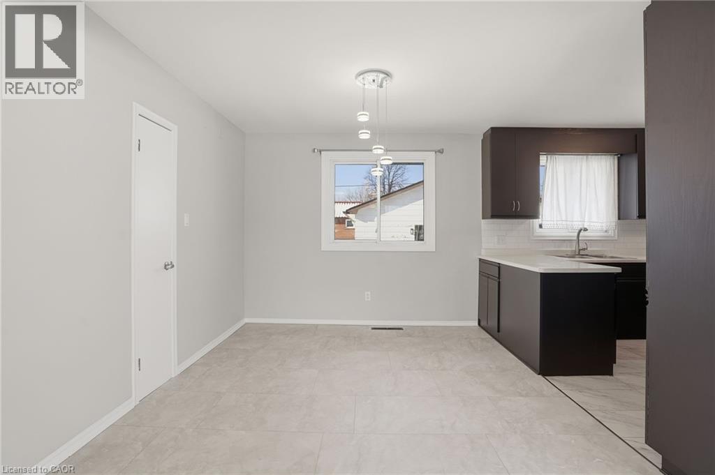 93 Wellington Street, Welland, ON - Indoor