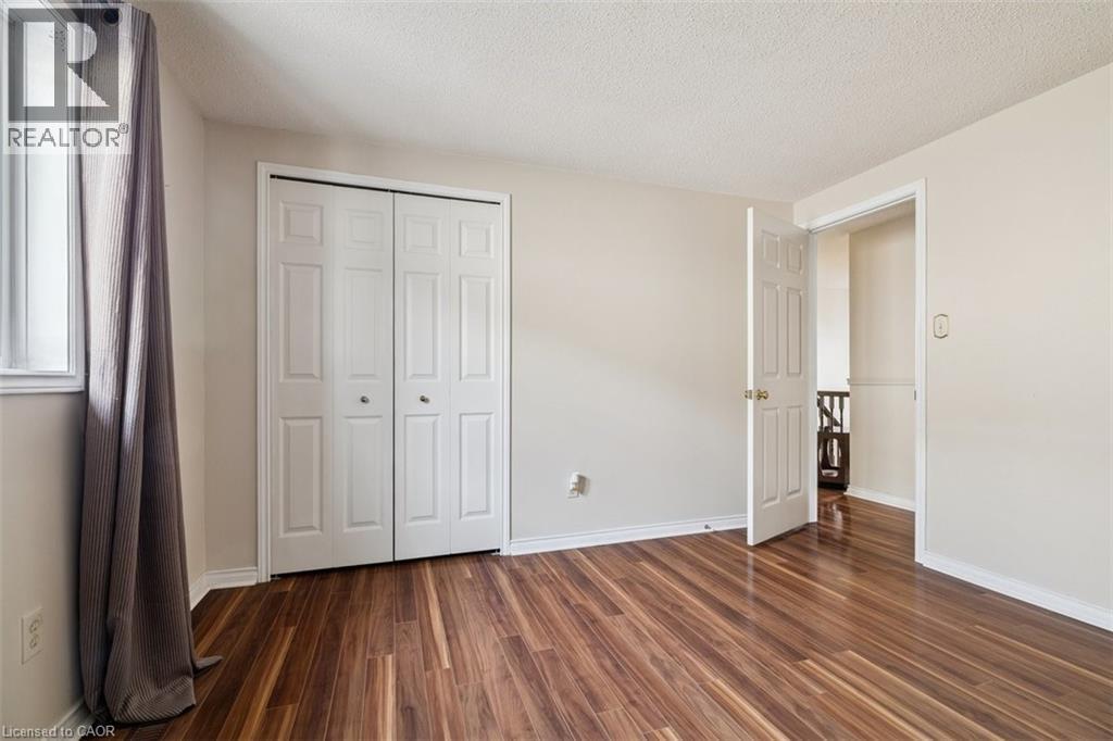 10 Finch Place, Hamilton, ON - Indoor Photo Showing Other Room