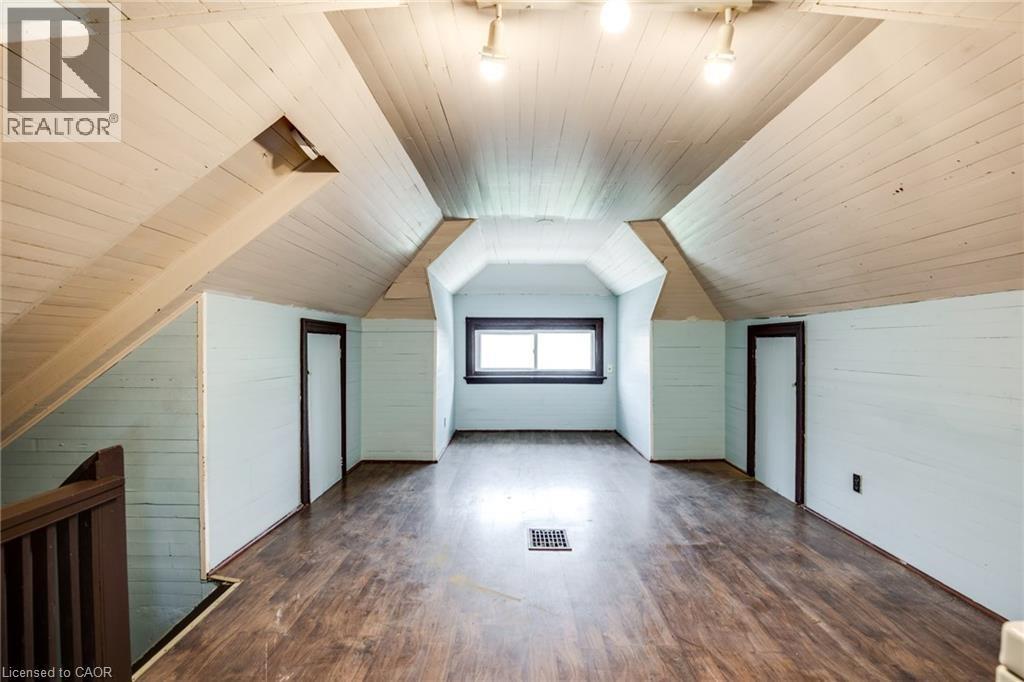 16 Eastbourne Avenue Unit# Upper, Hamilton, ON - Indoor Photo Showing Other Room