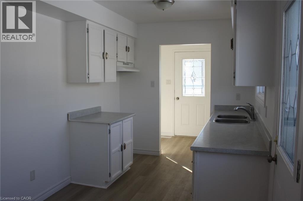 71 Nickolas Crescent, Cambridge, ON - Indoor Photo Showing Kitchen With Double Sink