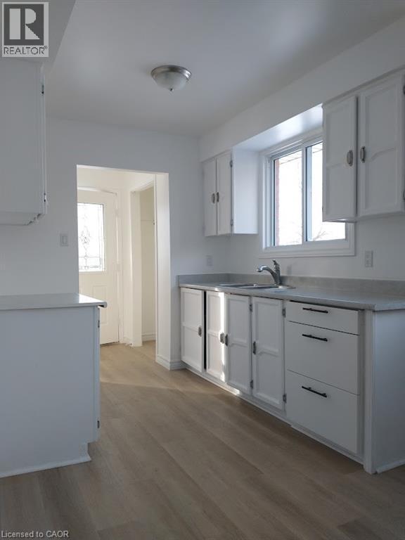 71 Nickolas Crescent, Cambridge, ON - Indoor Photo Showing Kitchen