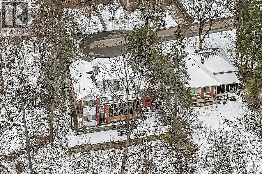 9 Daleview Court, Hamilton, ON - Outdoor