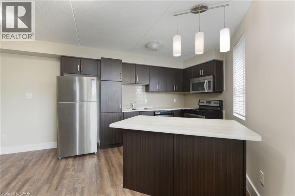 149 Main Street W Unit# 607, Hamilton, ON - Indoor Photo Showing Kitchen