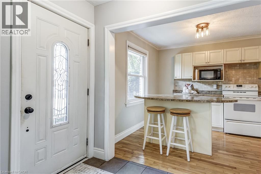 1216 De Quincy Crescent, Burlington, ON - Indoor Photo Showing Kitchen