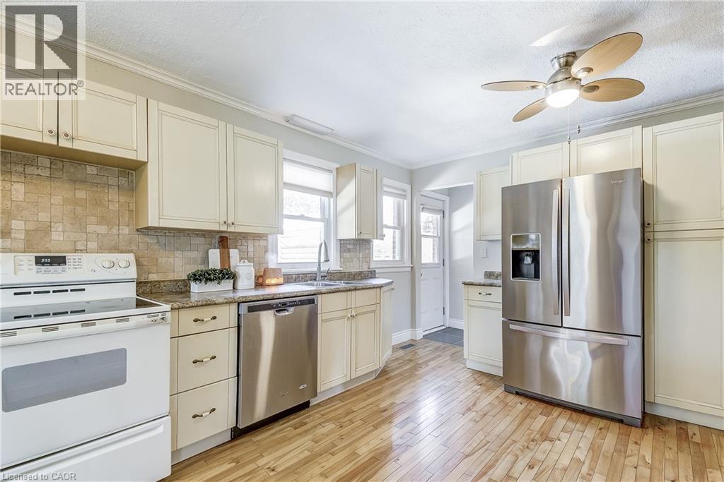 1216 De Quincy Crescent, Burlington, ON - Indoor Photo Showing Kitchen