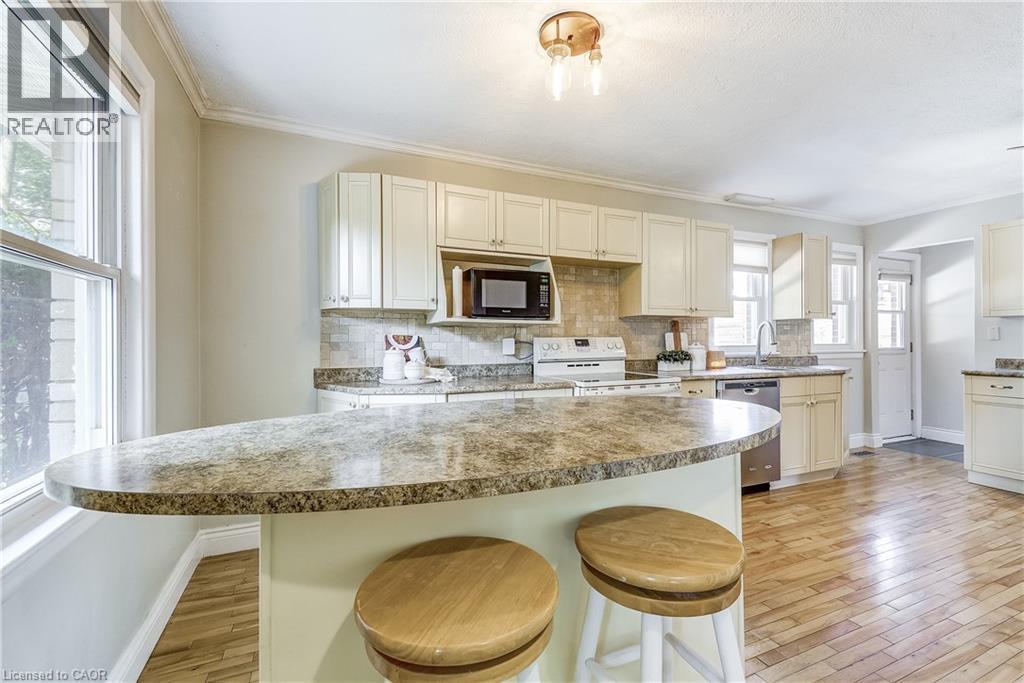 1216 De Quincy Crescent, Burlington, ON - Indoor Photo Showing Kitchen