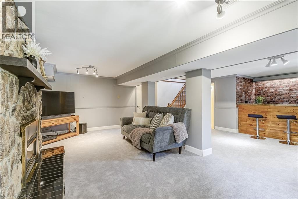 1216 De Quincy Crescent, Burlington, ON - Indoor