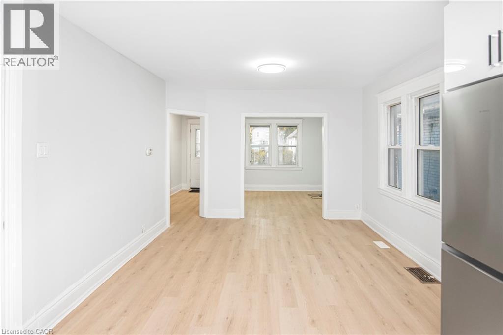 8 Leeds Street, Hamilton, ON - Indoor Photo Showing Other Room