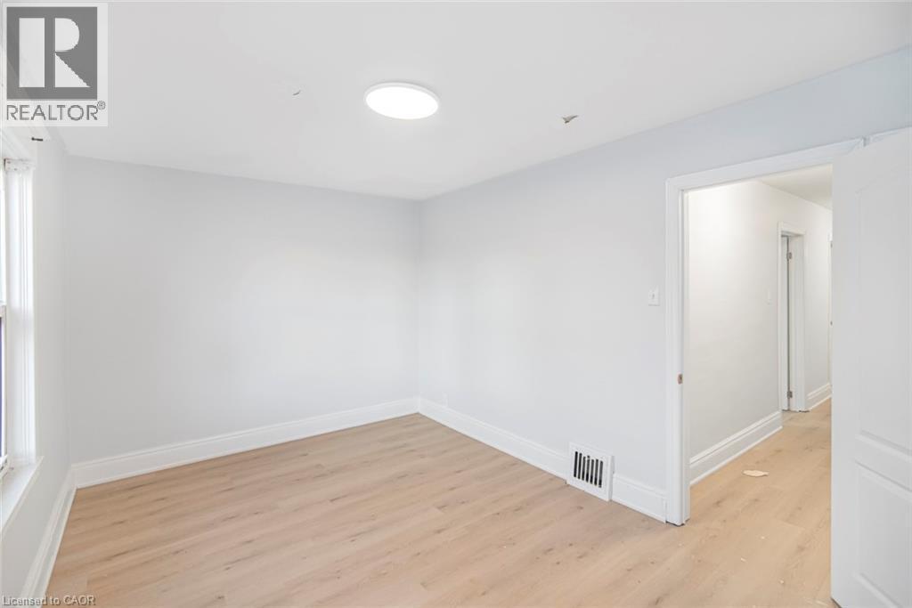 8 Leeds Street, Hamilton, ON - Indoor Photo Showing Other Room