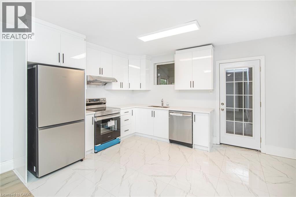 8 Leeds Street, Hamilton, ON - Indoor Photo Showing Kitchen With Stainless Steel Kitchen