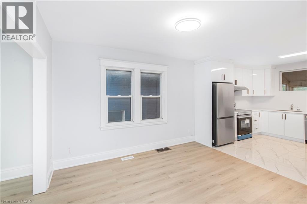 8 Leeds Street, Hamilton, ON - Indoor Photo Showing Kitchen With Stainless Steel Kitchen