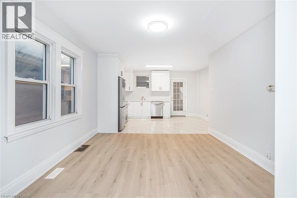 8 Leeds Street, Hamilton, ON - Indoor