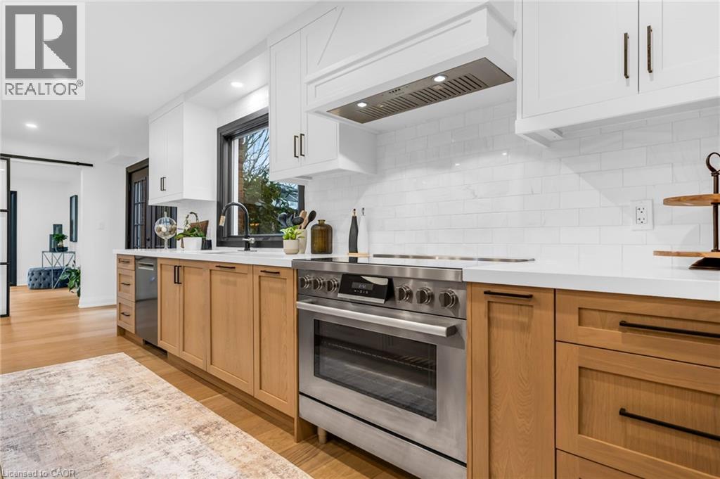4344 No 1 Side Road, Burlington, ON - Indoor Photo Showing Kitchen