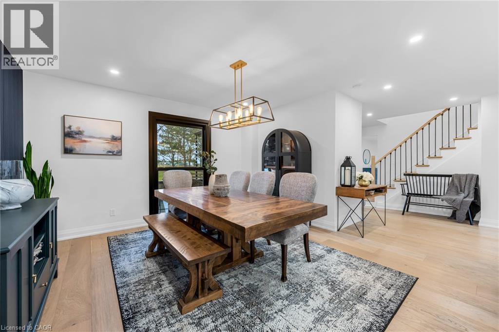 4344 No 1 Side Road, Burlington, ON - Indoor Photo Showing Dining Room