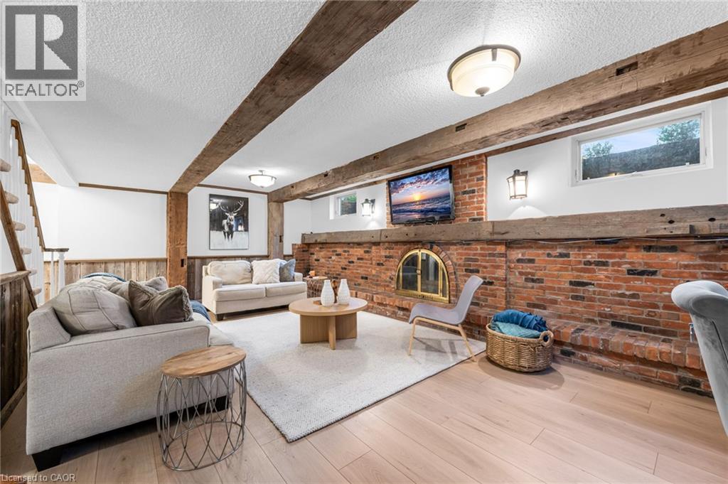 4344 No 1 Side Road, Burlington, ON - Indoor