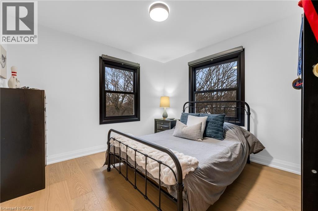 4344 No 1 Side Road, Burlington, ON - Indoor Photo Showing Bedroom