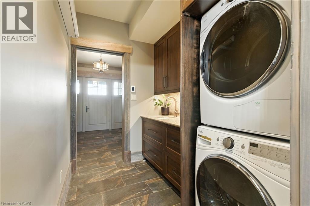 437 6Th Concession Road E, Flamborough, ON - Indoor Photo Showing Laundry Room