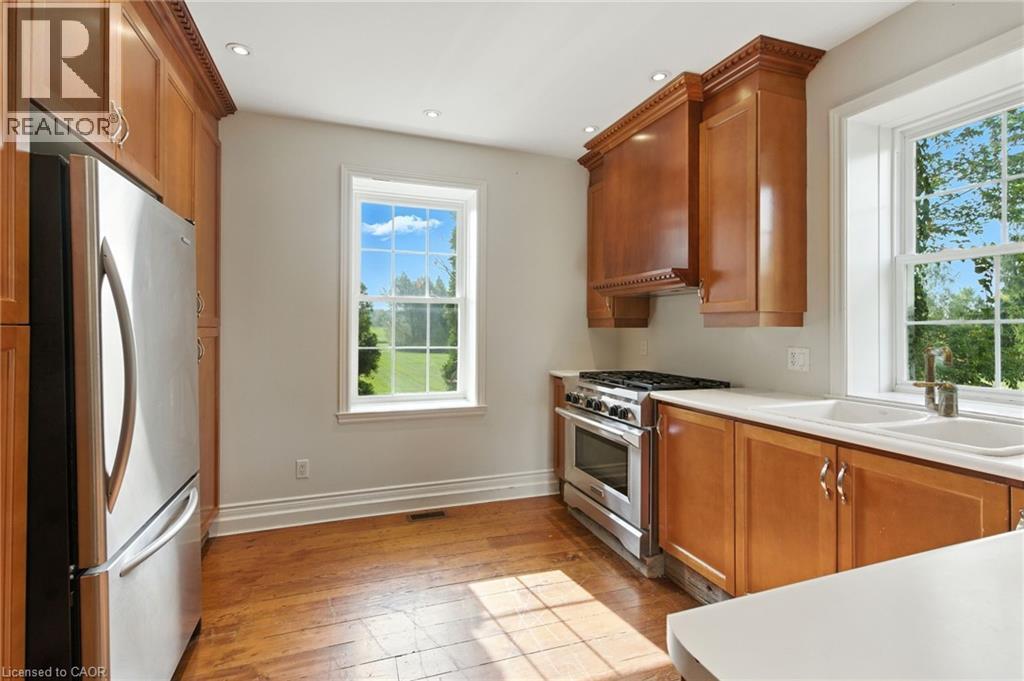 437 6Th Concession Road E, Flamborough, ON - Indoor Photo Showing Kitchen With Double Sink