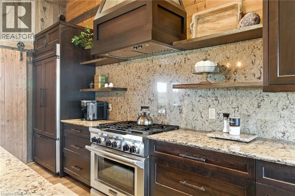 437 6Th Concession Road E, Flamborough, ON - Indoor Photo Showing Kitchen With Upgraded Kitchen