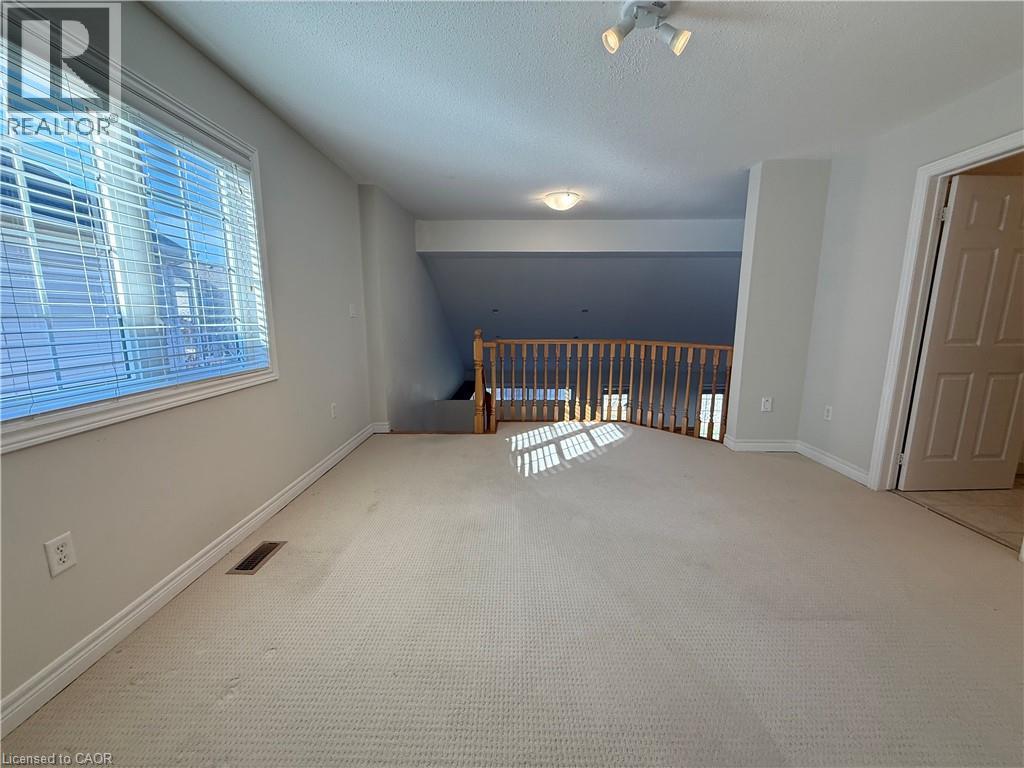 4210 Saunders Crescent, Burlington, ON - Indoor