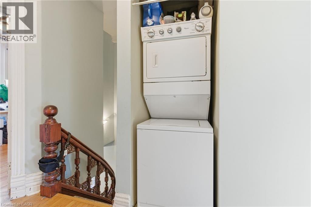 30 Ontario Avenue, Hamilton, ON - Indoor Photo Showing Laundry Room