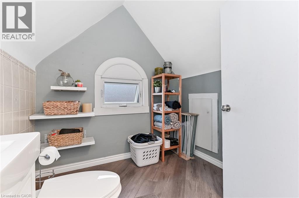 30 Ontario Avenue, Hamilton, ON - Indoor