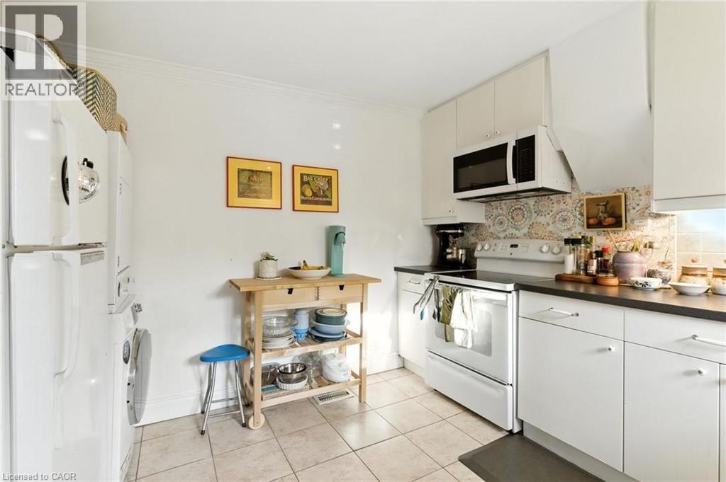 346 Hunter Street W, Hamilton, ON - Indoor Photo Showing Kitchen