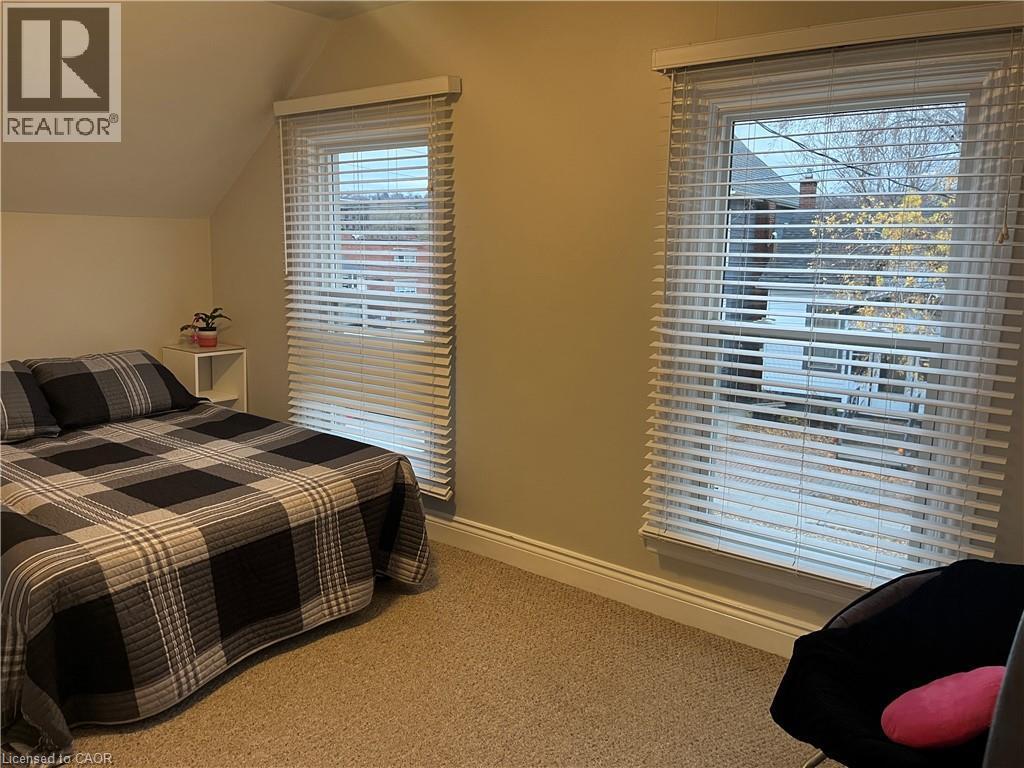 346 Hunter Street W, Hamilton, ON - Indoor Photo Showing Bedroom