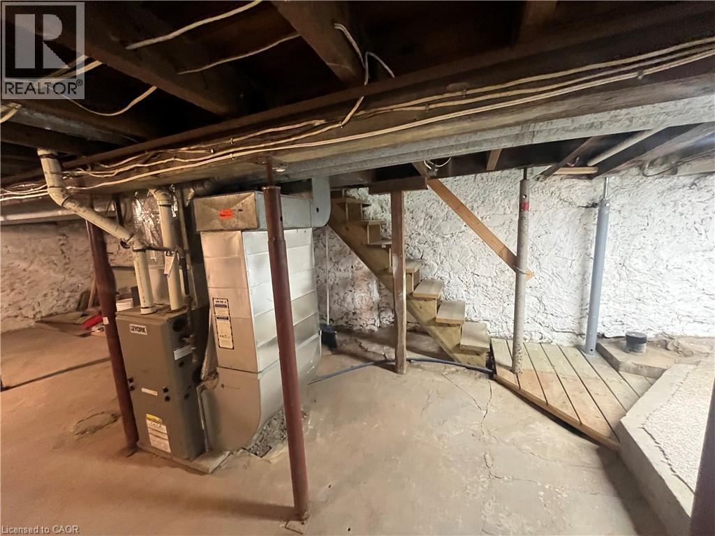346 Hunter Street W, Hamilton, ON - Indoor Photo Showing Basement