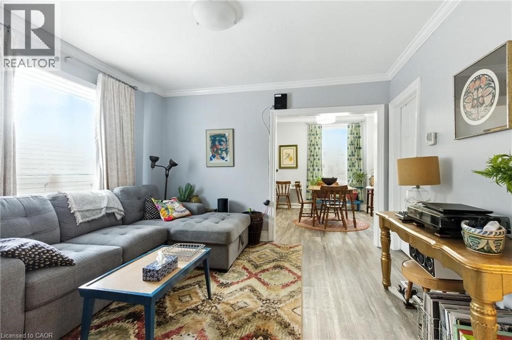 346 Hunter Street W, Hamilton, ON - Indoor Photo Showing Living Room