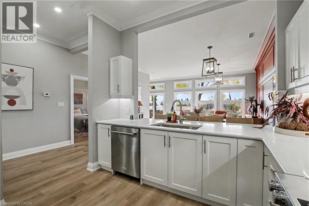 33 Sister Kern Terrace, Hamilton, ON - Indoor Photo Showing Kitchen