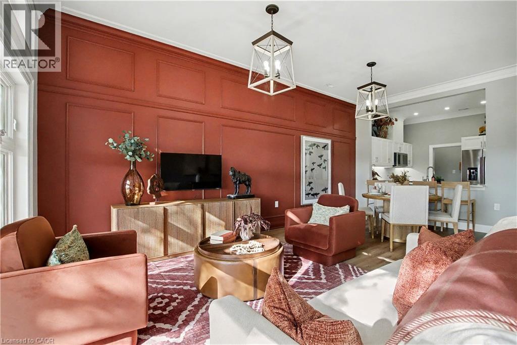 33 Sister Kern Terrace, Hamilton, ON - Indoor Photo Showing Living Room