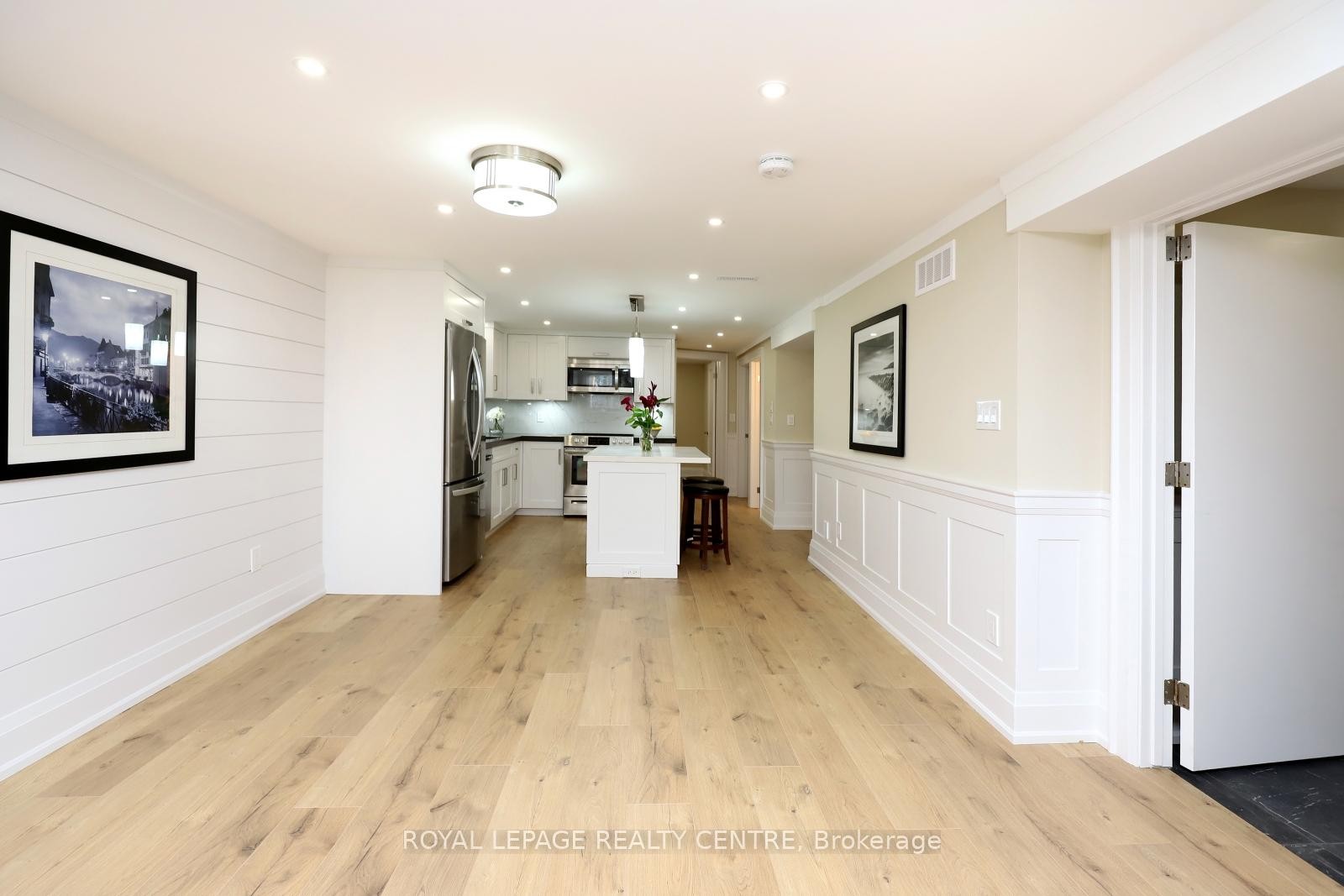 55 Flora Drive, Hamilton, ON - Indoor Photo Showing Other Room