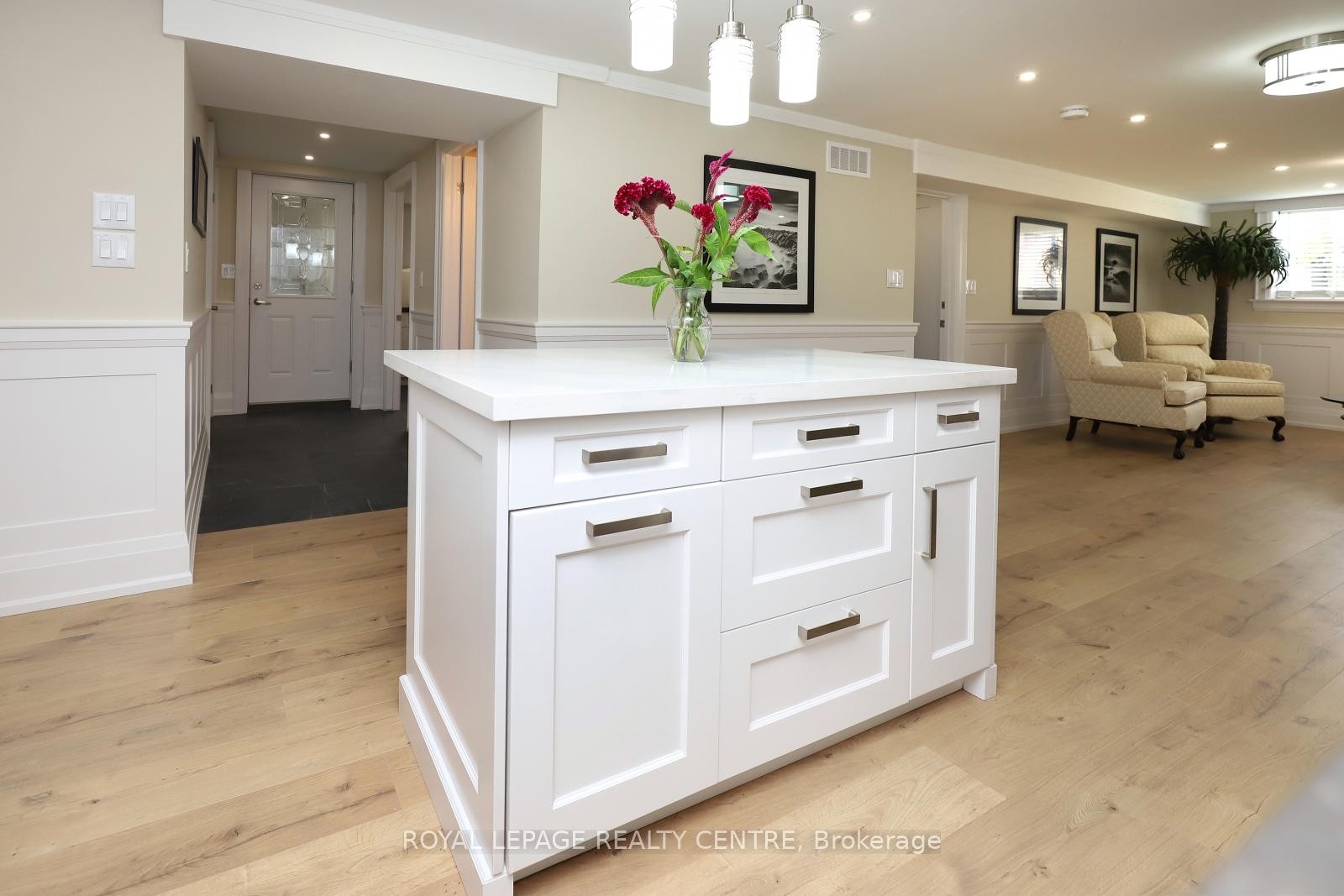 55 Flora Drive, Hamilton, ON - Indoor Photo Showing Other Room