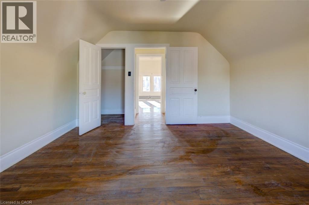 698 King Street W, Kitchener, ON - Indoor Photo Showing Other Room