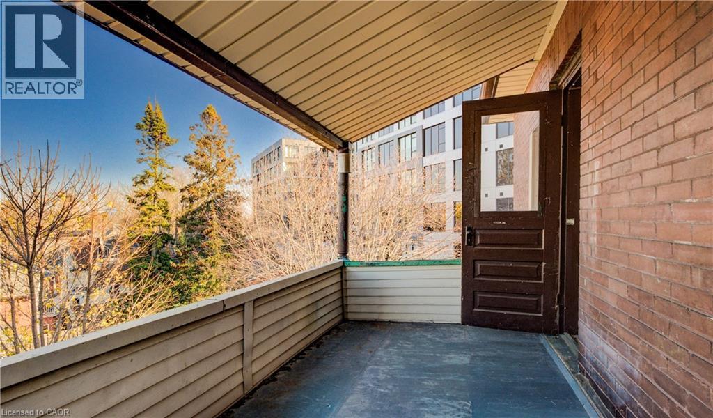 698 King Street W, Kitchener, ON - Outdoor With Exterior