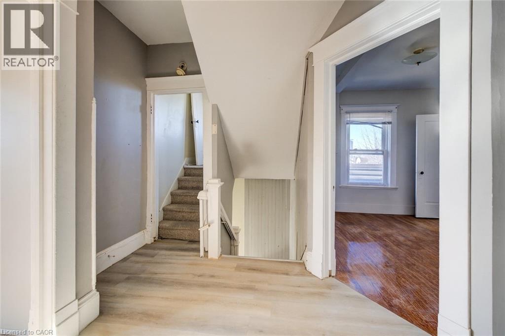 698 King Street W, Kitchener, ON - Indoor Photo Showing Other Room