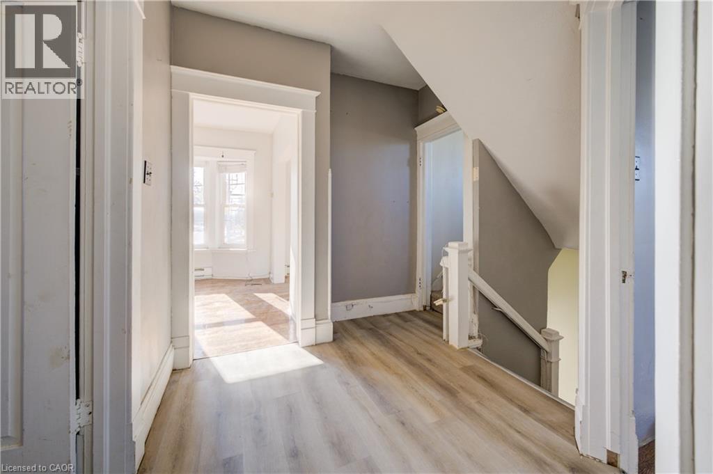 698 King Street W, Kitchener, ON - Indoor Photo Showing Other Room