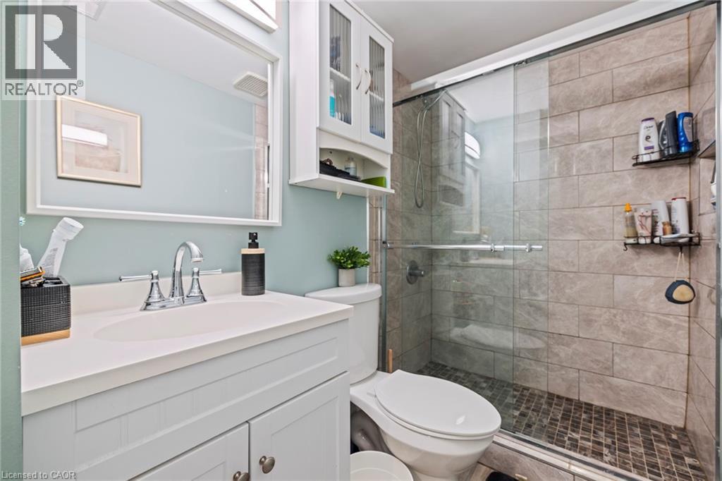 107 Horning Drive, Hamilton, ON - Indoor Photo Showing Bathroom