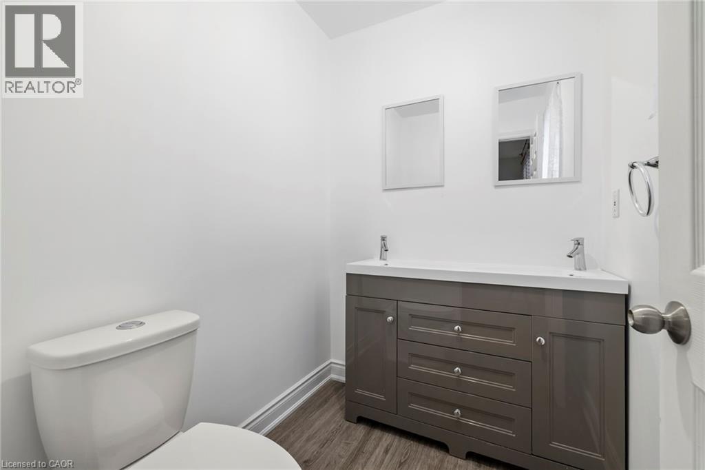 107 Horning Drive, Hamilton, ON - Indoor Photo Showing Bathroom