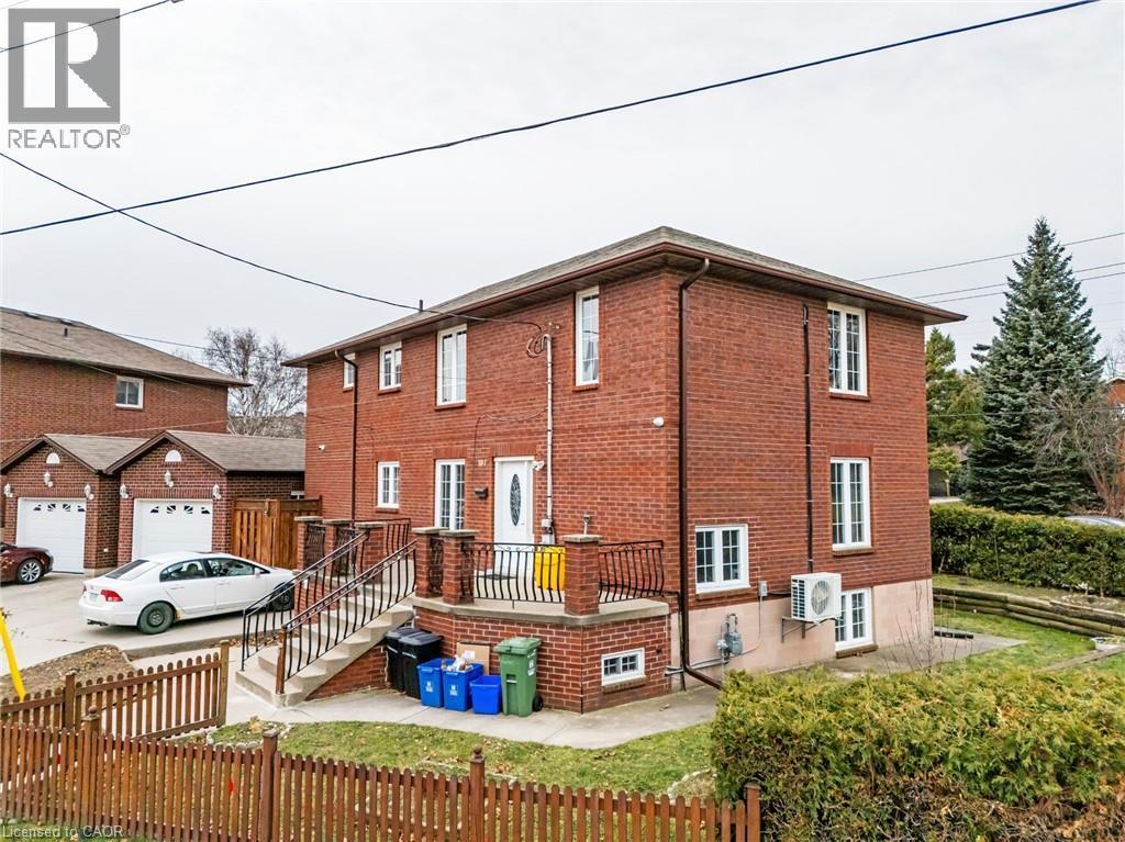 107 Horning Drive, Hamilton, ON - Outdoor With Exterior