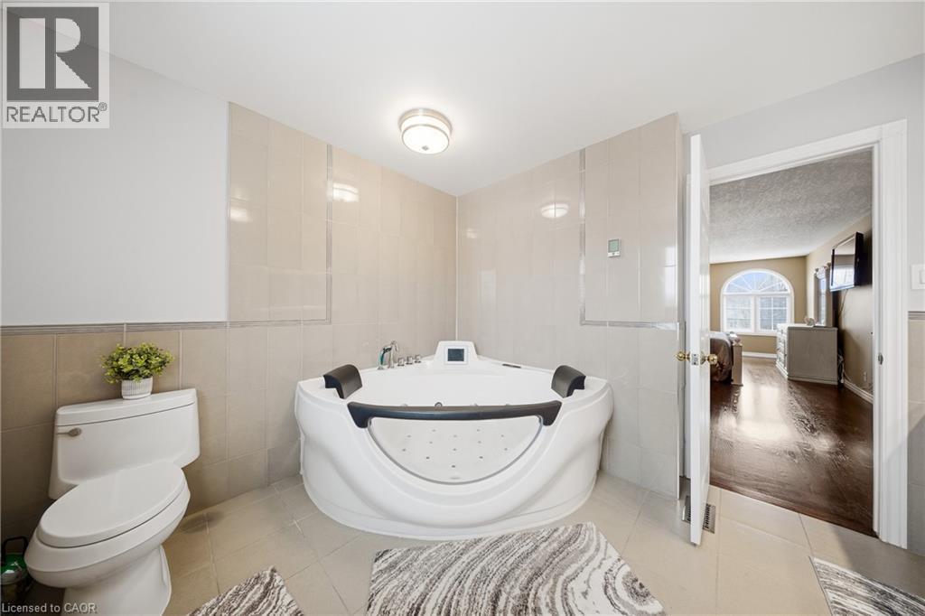 47 Burnt Ember Court, Kitchener, ON - Indoor Photo Showing Bathroom