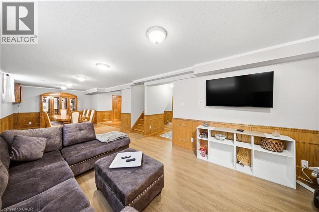 47 Burnt Ember Court, Kitchener, ON - Indoor Photo Showing Living Room