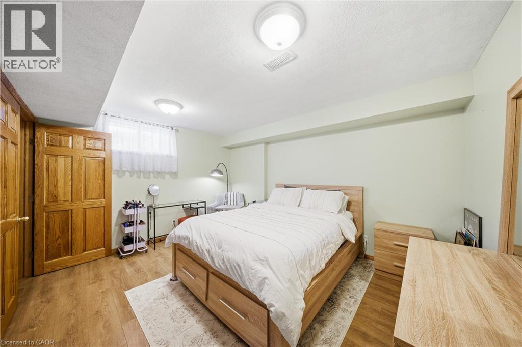 47 Burnt Ember Court, Kitchener, ON - Indoor Photo Showing Bedroom