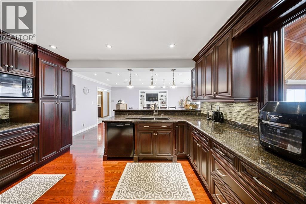 47 Burnt Ember Court, Kitchener, ON - Indoor Photo Showing Kitchen